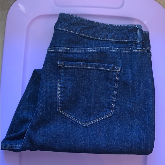 Women’s Plus Size Skinny Jeans - Picture 3 of 5